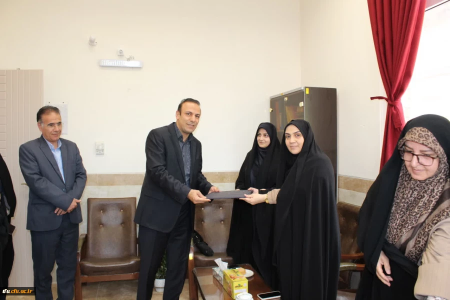 تقدیر از مشاوران و کارشناسان مشاوره  5